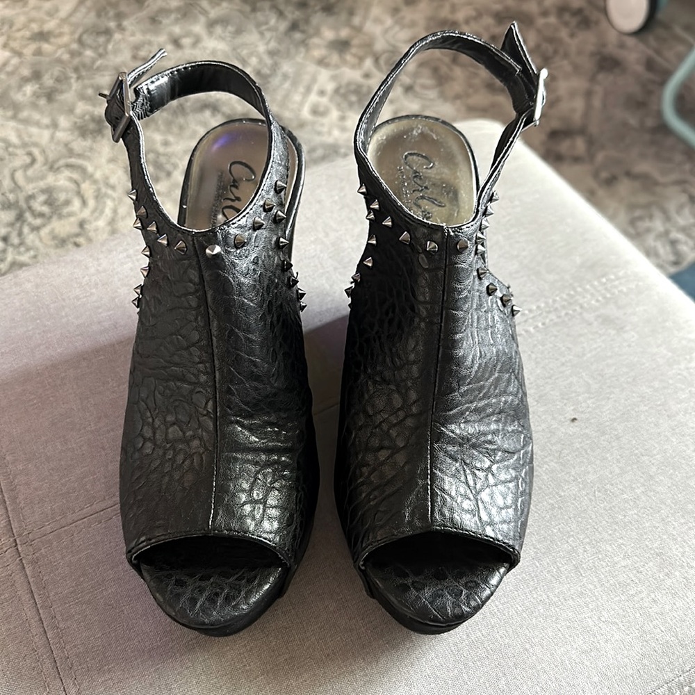 Carlos Santana Marcia wedge heels